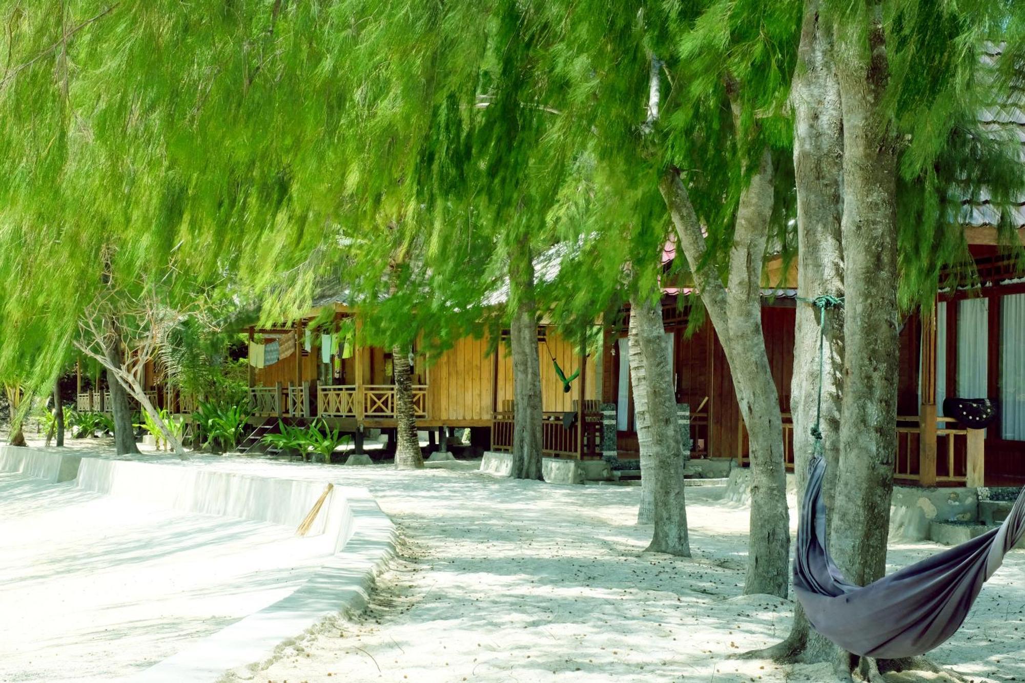 Bolilanga Island Resort - Togean Island Angkayo エクステリア 写真