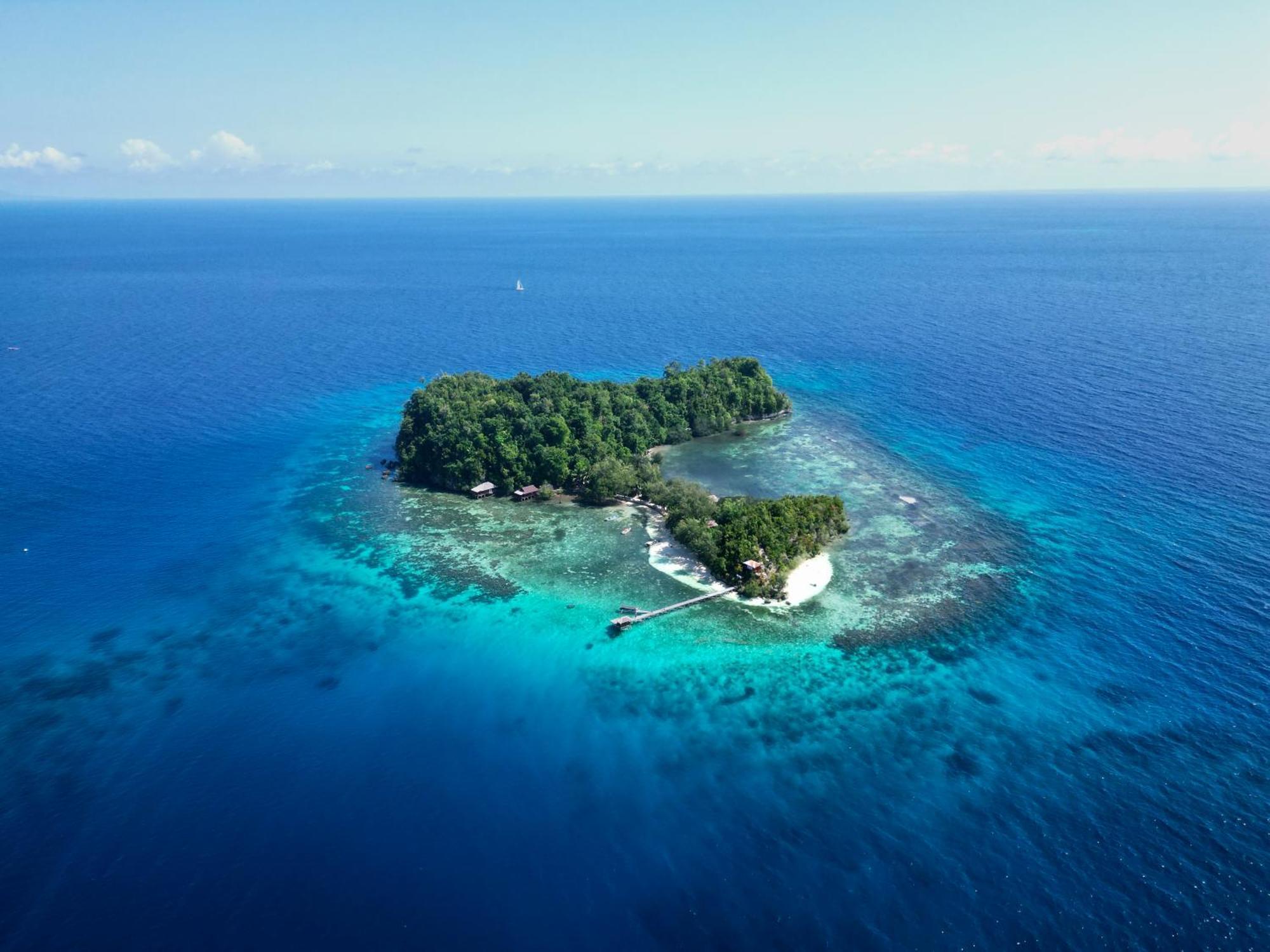 Bolilanga Island Resort - Togean Island Angkayo エクステリア 写真